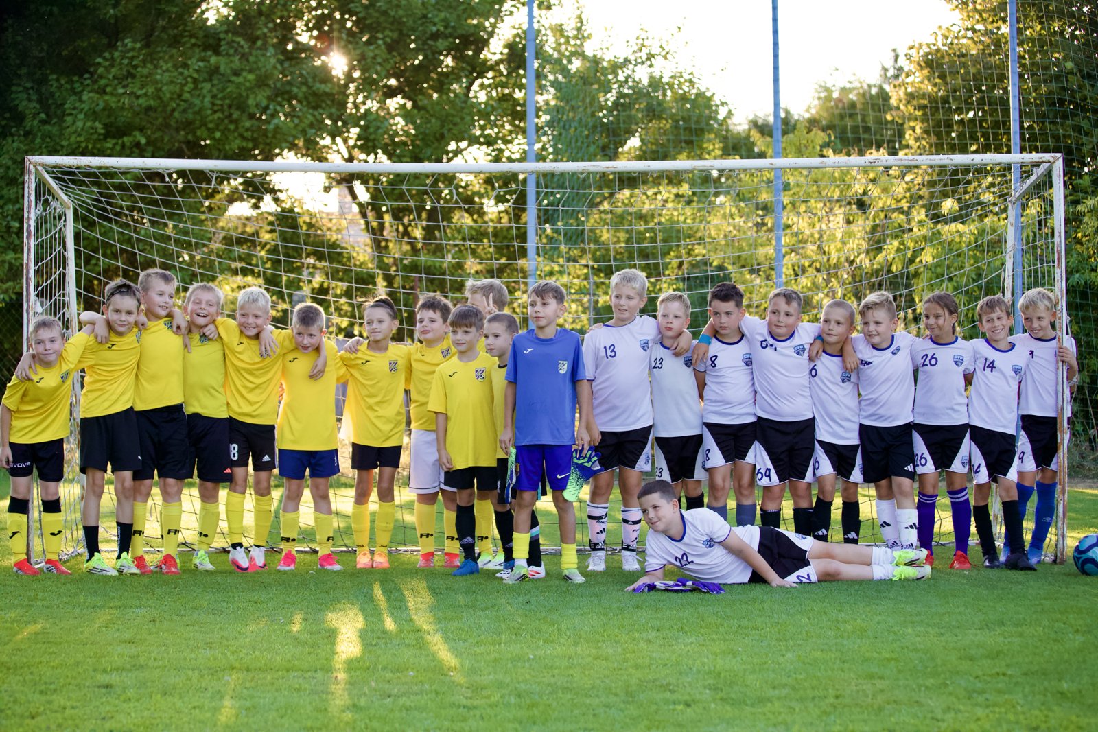 Spoločná fotka U10 CFM JA a FK Lokomotíva Trnava po zápase