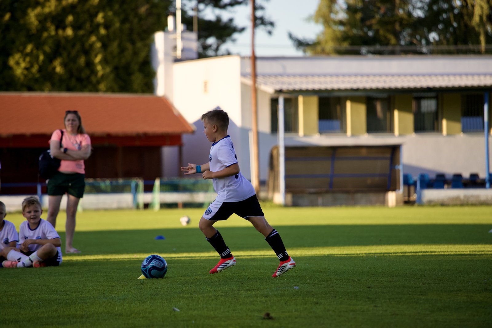 Hráč CFM JA U10 s loptou