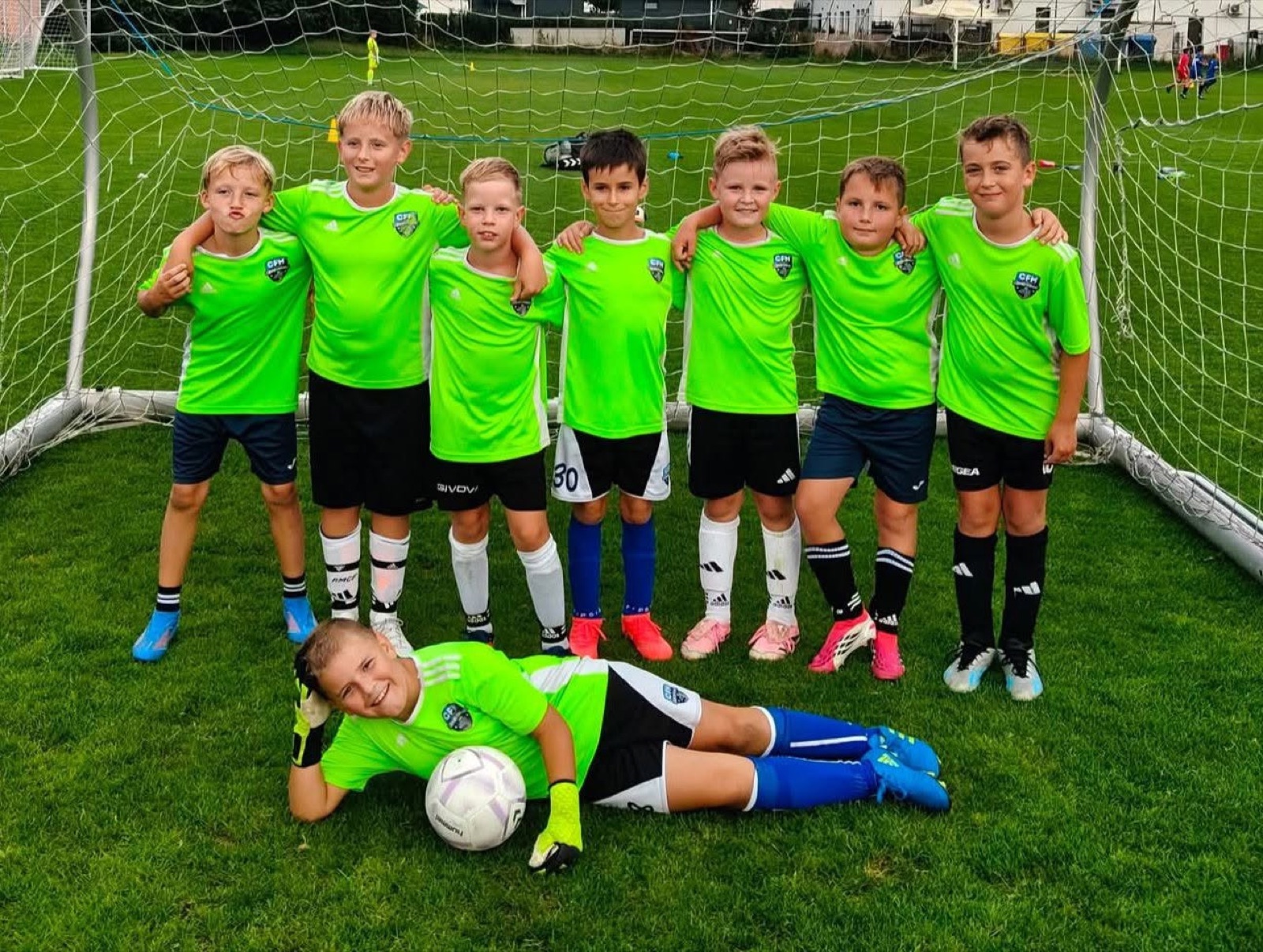Naša U10 po víťaznom zápase v Novej Dubnici