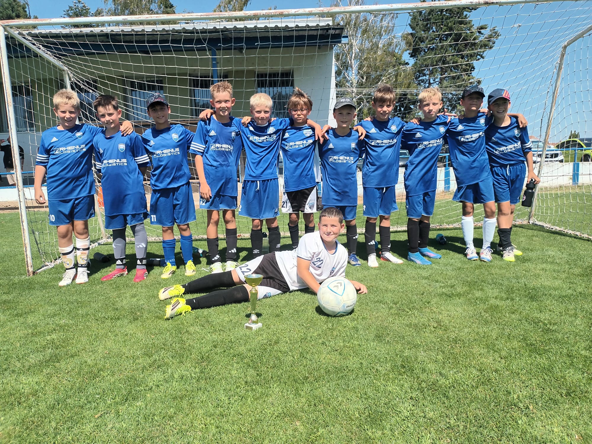 Naša U11 s pohárom za tretie miesto na turnaji v Borovciach